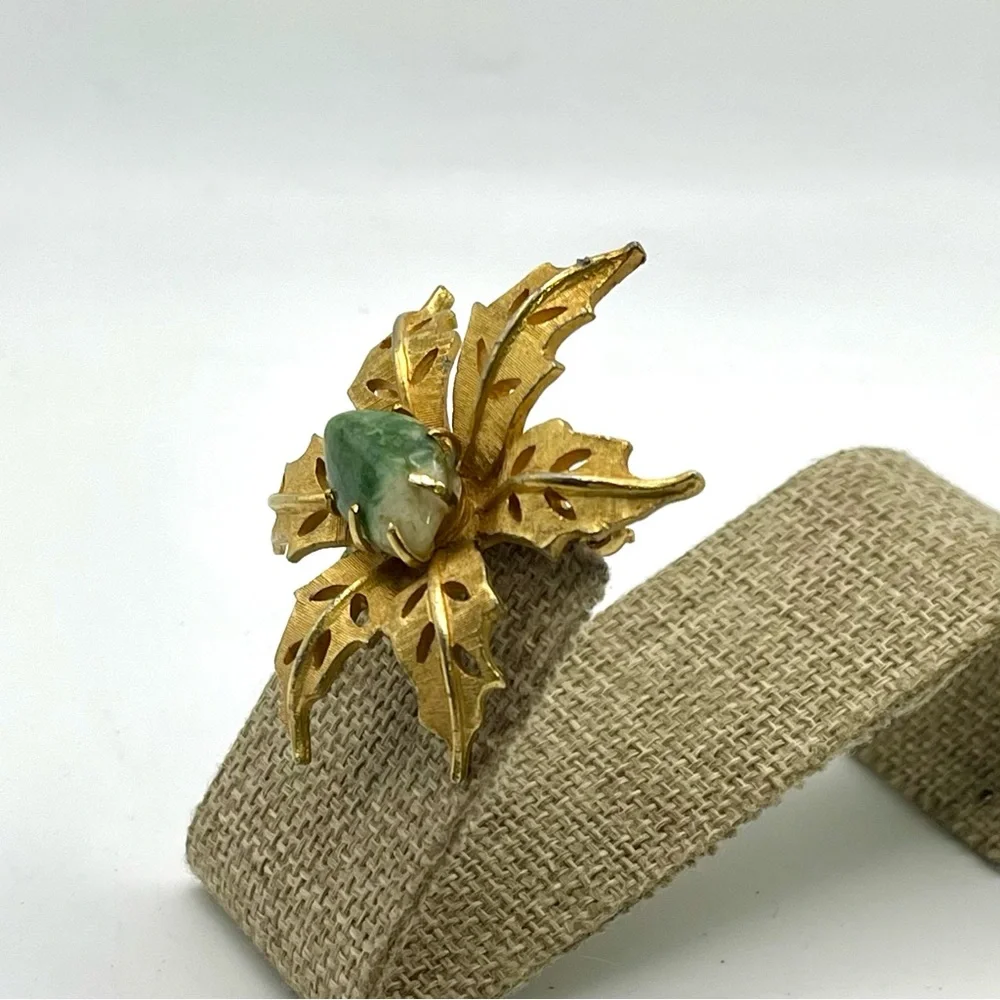 Vintage Gold Tone Floral Brooch With Polished Agate Stone Statement Pc
